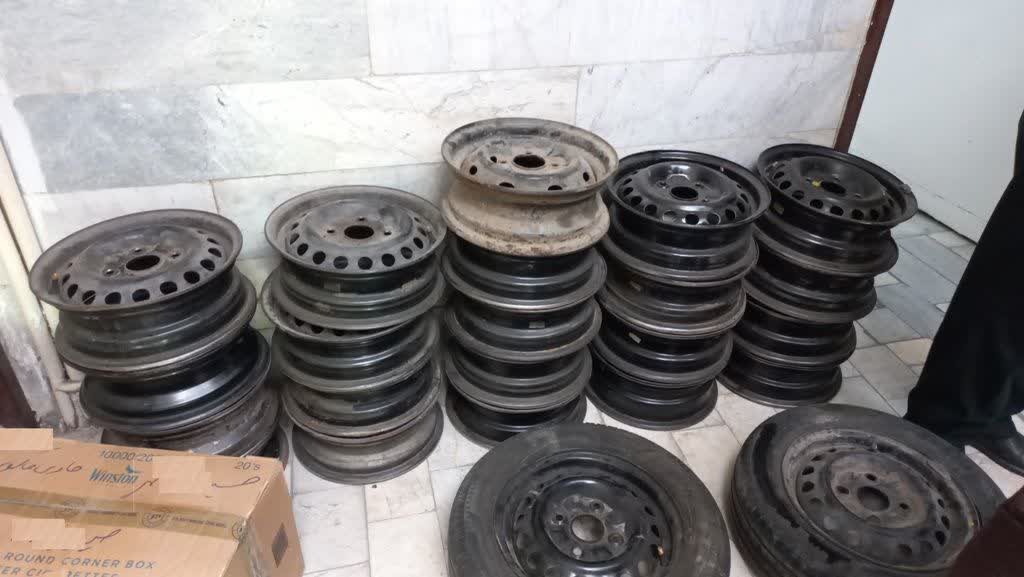دستگيري متهم به 28 فقره سرقت لوازم و قطعات داخل خودرو در كاشمر