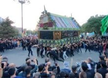آیین سنتی نخل گردانی دسته بنی اسد درحسینیه حیدری برگزار شد