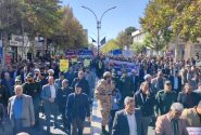 حضور پرشور دانش‌آموزان و مسئولان کاشمری در راهپیمایی یوم‌الله ۱۳ آبان